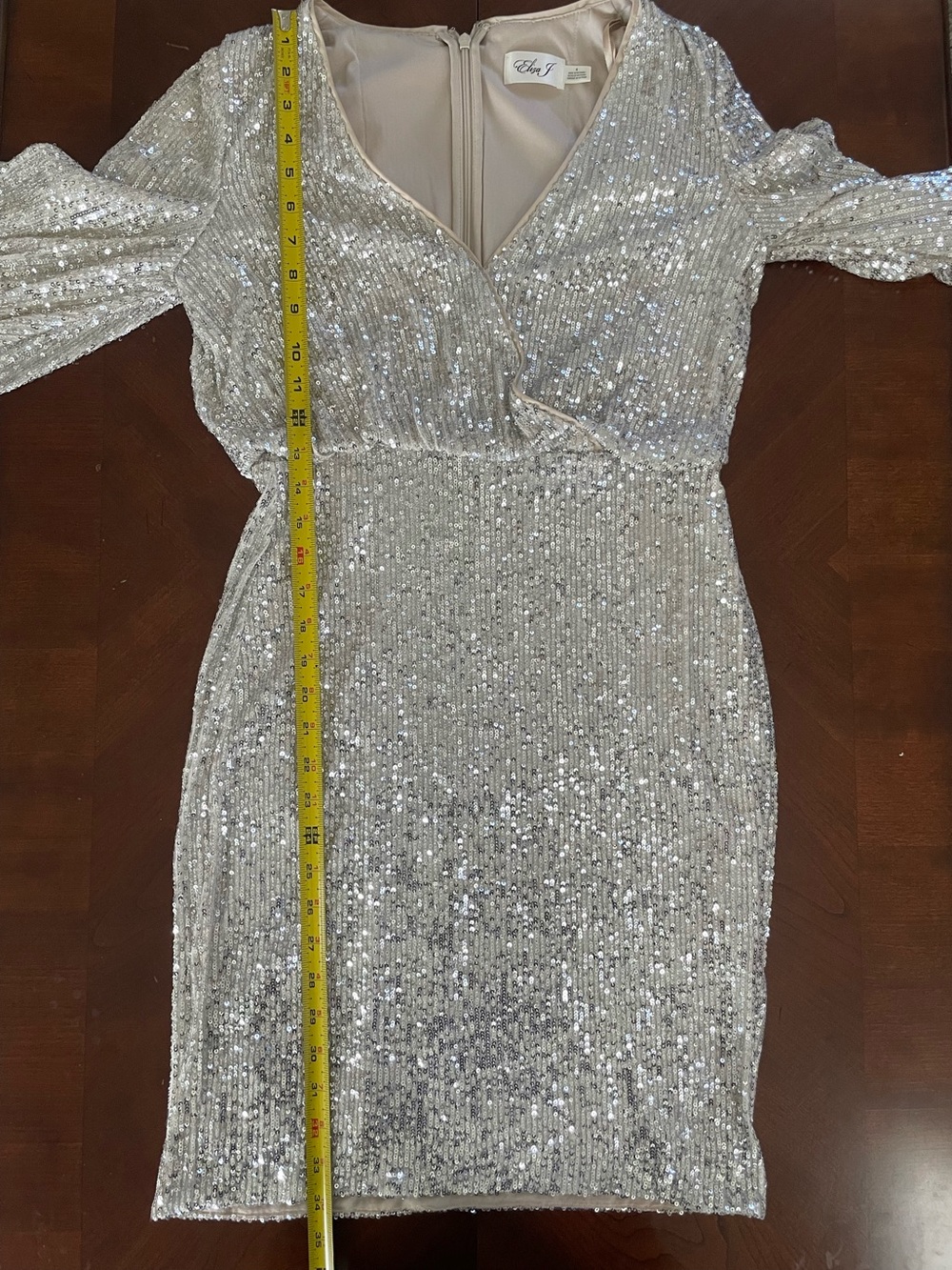 Eliza J Silver Sequin Cocktail Dress Long Sleeve V-Neck Size 4 - Picture 7 of 11